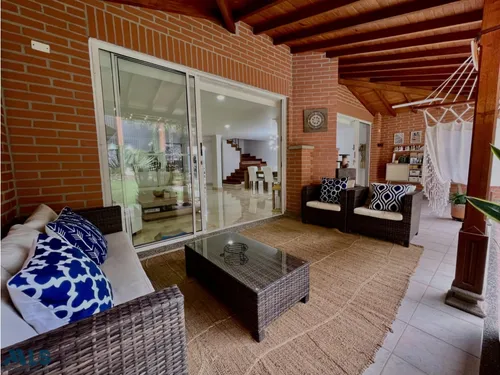 Hermosa Casa En La Loma De Las Brujas(mls#253864)