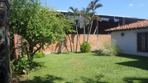 Hermosa Casa Zona Shopping Mra