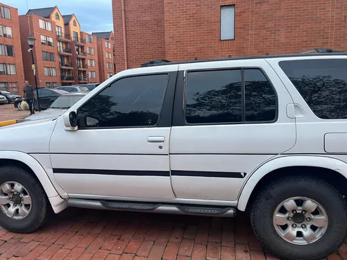 Nissan Pathfinder 3.3 R50 Std