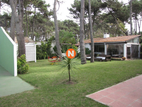 Casa En Venta Y Alquiler, Pinares, Punta Del Este, 4 Dormitorios.- Ref: 208042