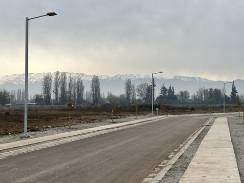 Condominio, Guardias 24/7 En Chicureo, A Pasos De Colegios