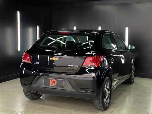 Imagem 6 de 15 de Chevrolet Onix 1.4 Ltz Flex 2017/2017