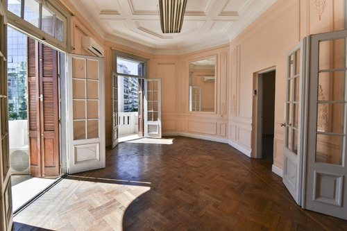 Espectacular Apartamento De Estilo De 400 M2, Av. 18 De Julio Frente A Plaza Del Entrevero