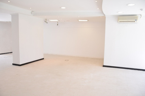 Amplio Local Comercial Sobre Av Roosevelt- Ref: 6517