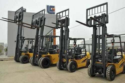 Alquiler De Autoelevador Clark Sampi Servicio Tec 1126485397