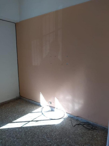 Departamento 2 Amb. C./ Patio - Parque Patricios