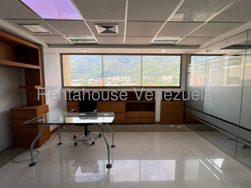 Oficina Centro En Venta En Los Dos Caminos. Cecilia Gutierrez. 25-18382