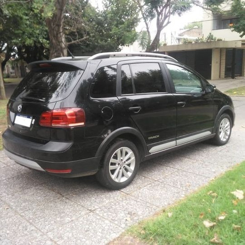 Imagen 2 de 5 de Volskwagen Suran Track Con Gnc Full Excelente Estado Permuto