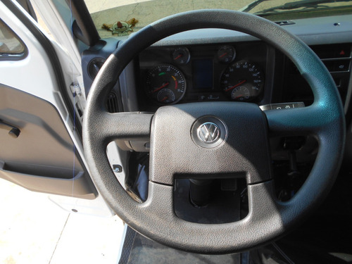 Imagem 8 de 15 de Volkswagen 8160 2017 Baú Refrigerado