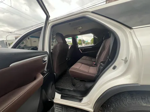Toyota Fortuner 2.4 Turbo Diesel Motor : 2.4 Modelo : 2020
