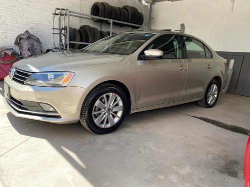 Imagen 1 de 14 de Volkswagen Jetta 2015 2.5 Comfortline Mt At