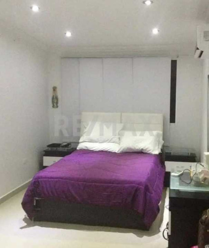 Imagen 8 de 12 de Casa De Lujo En Urb. Valle De Luna