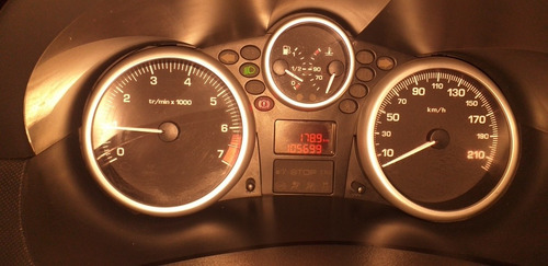 Imagem 2 de 9 de Peugeot 207 Passion 2011 1.4 Xr 10 Anos Flex 4p