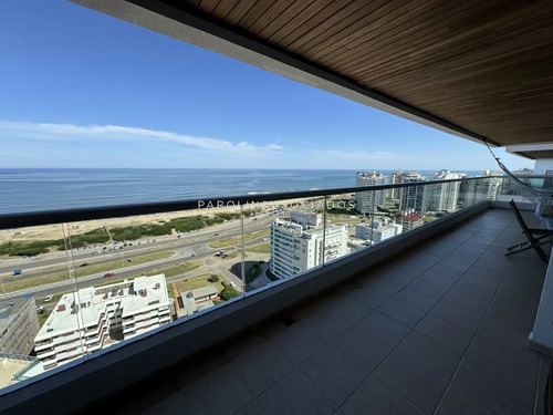 Apartamento En Venta De 3 Dormitorios Con Vista Al Mar En Icon Tower, Punta Del Este