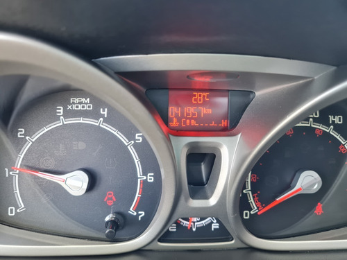 Ford Fiesta Titanium, Inmaculado 42mil Km