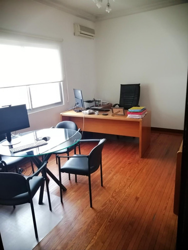 18 De Julio Y Río Branco, Piso Alto Con Vista !!!