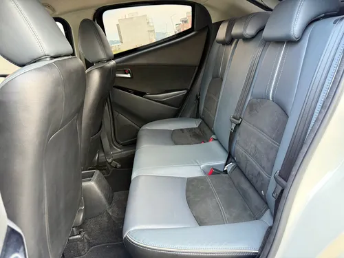 Mazda 2 1.5 Grand Touring Lx blindaje 2