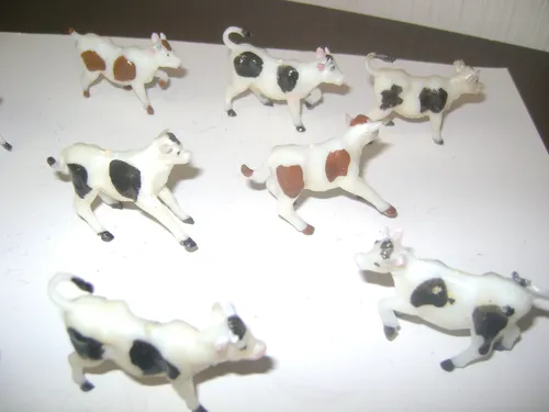 Antiguos Animalitos Tipo Eg Toys 8 Vacas 4 Terneros Razas 2 (Usado)