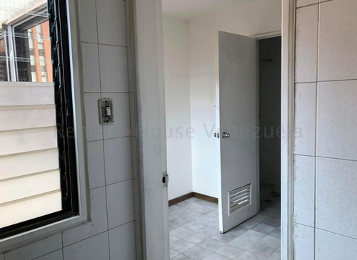 Imagen 6 de 12 de Apartamento En Venta En Los Dos Caminos Mls #22-1010 -- Mary Aponte -- 04241233689