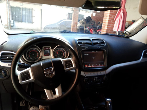 Dodge Journey 2.4 Sxt Automática Modelo 2012