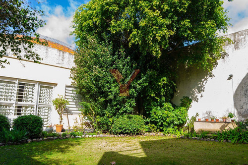 Imagen 22 de 29 de Casa En Venta 6 Ambientes - Barrio Tolosa .