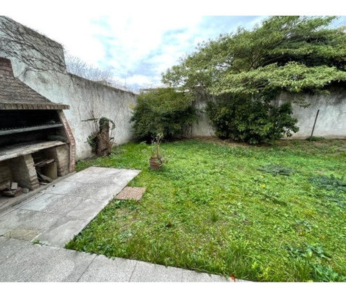 Imagen 14 de 15 de Venta - Casa En Dos Plantas En Calle Mariano Acosta Al 300
