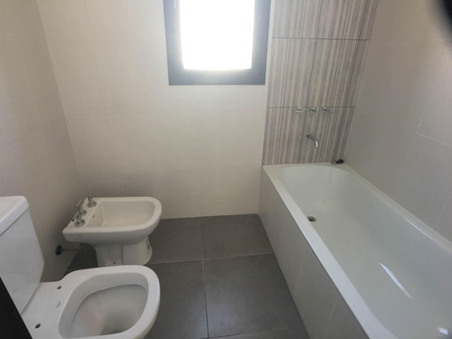 Casa En Venta Ubicado En Haras Santa Maria, Escobar, G.b.a. Zona Norte