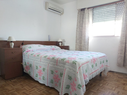 Imagen 6 de 17 de Apartamento Muy Luminoso. Vista Este Y Oeste. Muy Acogedor.gastos Bajos