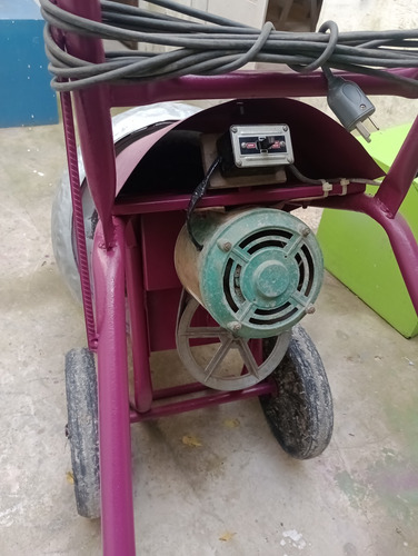 Andamio De Acero Y Trompo Para Hormigón
