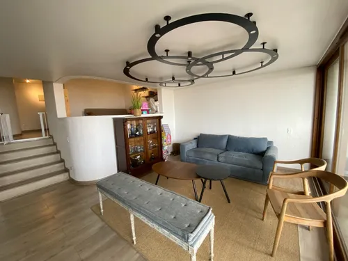Vista A La Ciudad, Con 4d, 3b Y Completamente Remodelado