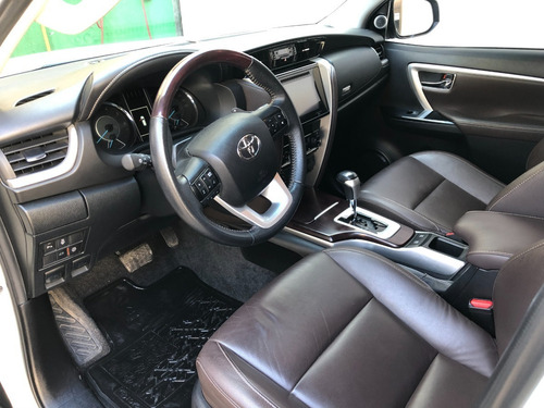 Imagen 10 de 16 de Toyota Sw4 4x4 Srx 2.8