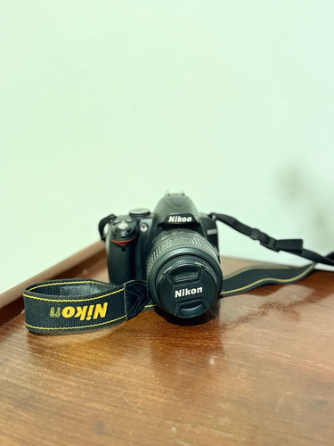 Nikon Kit D3000 + Lente 18-55mm Vr Dslr Negro (Usado)
