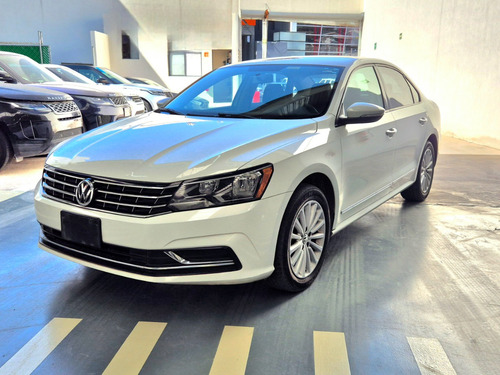 Volkswagen Passat 2.5 Comfortline At