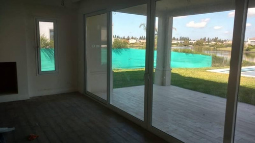 Imagen 5 de 15 de Casa Al Lago 4 Dormitorios A Estrenar En San Francisco