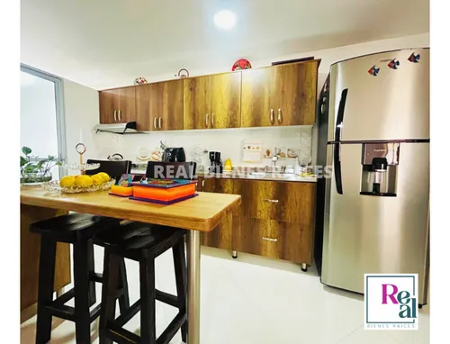 Apartamento En Segundo Piso Con Ascensor Excelente Ubicación