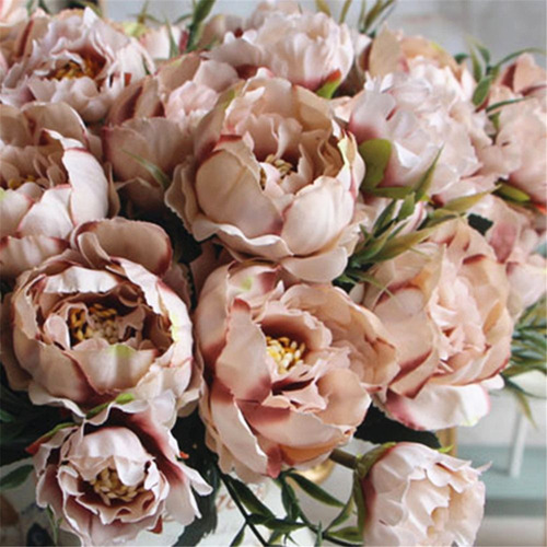 Florero Con Forma De Ramo De Rosas Artificiales, Seda Y Peon