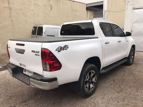 Imagen 4 de 10 de Toyota Hilux 2.8 Cd Srx 177cv 4x4 At - Línea 2020