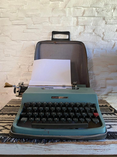 Maquina De Escribir Portátil Olivetti Lettera 32