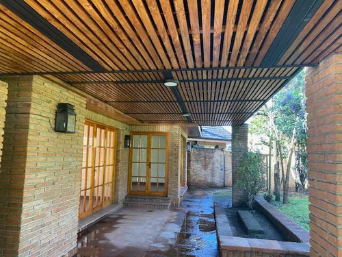 Amplia Casa En Huechuraba Remodelada (99787)
