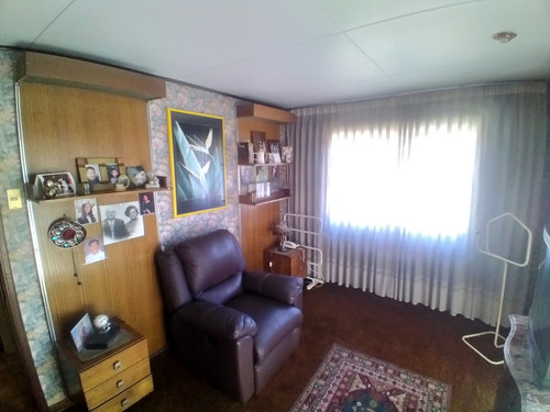 Solida Casa De Dos Pisos En Miraflores Bajo