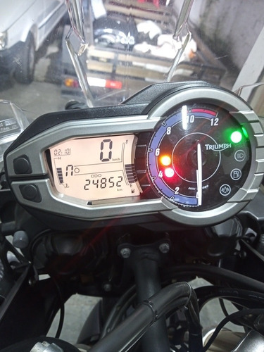 Imagem 7 de 9 de Triumph Tiger 800