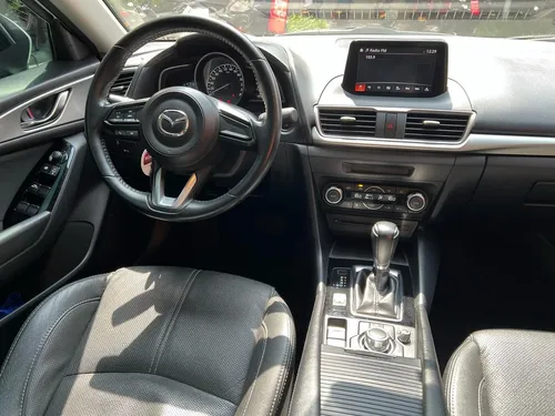 Mazda 3 2.0 Touring