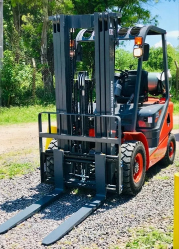 Imagen 4 de 10 de Autoelevador Lonking Lg25 Nafta-gas Nissan 2.5 Tn Anticipo