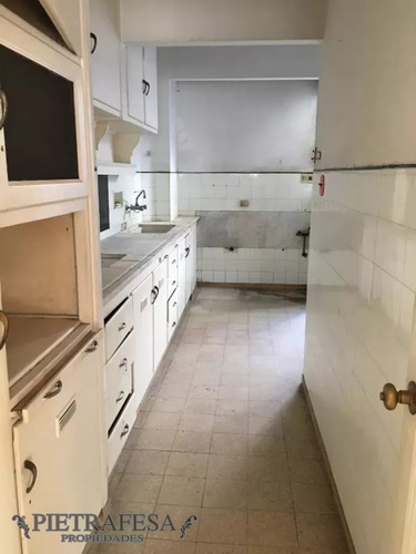 Apto En Venta 4 Dormitorios, 3 Baños, Barbacoa -centro