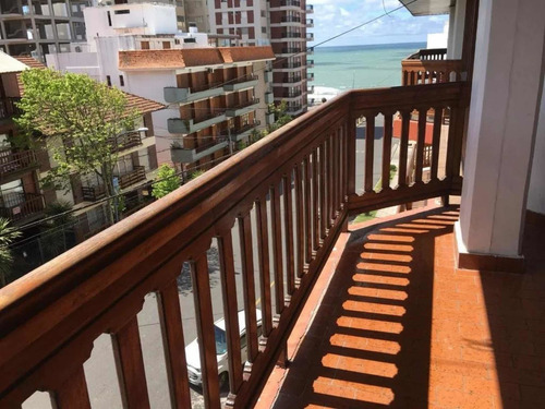 Imagen 12 de 15 de Departamento En Playa Grande. Ideal Dos Familias.