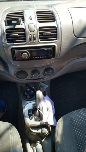 Imagem 3 de 13 de Fiat Grand Siena 2013 1.6 16v Essence Flex Dualogic 4p