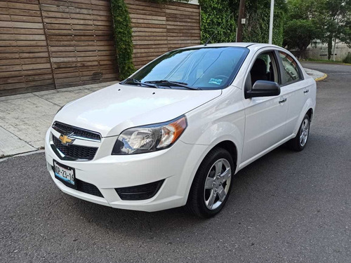 Imagen 1 de 12 de Chevrolet Aveo 2017 1.6 Lt Mt