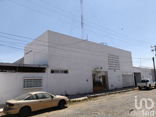 Venta Bodega 7 Ambientes Colima Centro