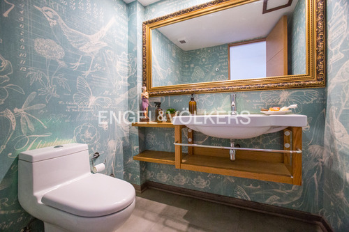 Casa En Venta San Carlos De Apoquindo / Paseo Los Domínicos