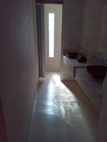 Vendo Um Sobrado Com 4 Casas Todas Alugadas,,,